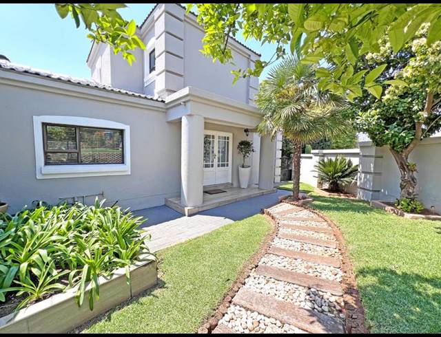 3 BEDROOM HOUSE FOR SALE IN FEATHERBROOKE ESTATE